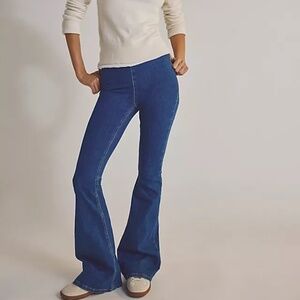 We The Free Dark Wash Penny Pull-On Flare Jeans Size 31 Low Rise